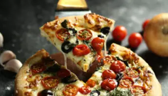 A controversial ad from Pizza Hut connects takeout to online gambling